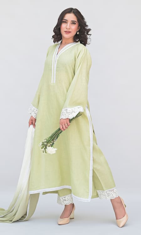 Shop Daljit Sudan Green Linen, Cotton, Georgette Embroidery V-neck Thread Kurta Set at Aza Fashions Shop_Daljit Sudan_Green Linen, Cotton, Georgette Embroidery V-neck Thread Kurta Set _at_Aza_Fashions