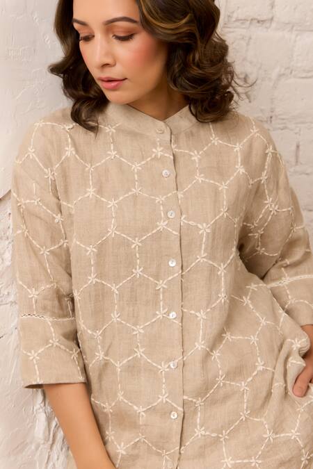 Label Mansi Nagdev_Ivory Linen Embroidery Mandarin Collar Mia Thread Short Kurta With Pant_Online_at_Aza_Fashions