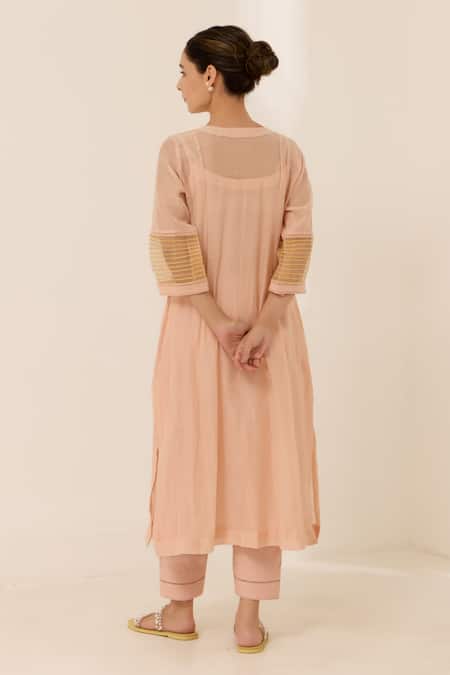 Label Mansi Nagdev Dahlia Pintuck Detailed Kurta & Pant Set