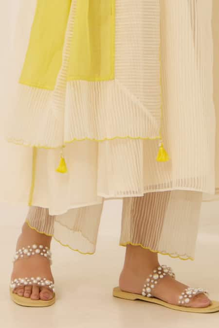 Label Mansi Nagdev_Ivory Chanderi, Cotton Embroidery, Tassels Lilybeth Textured Kurta Pant Set _Online_at_Aza_Fashions