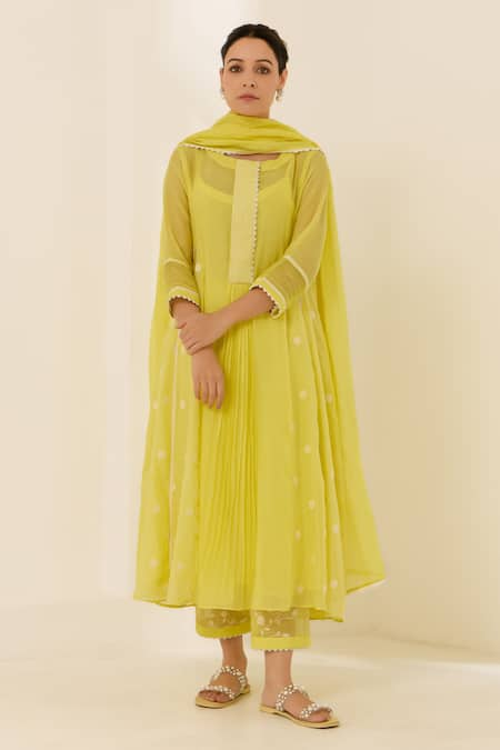 Label Mansi Nagdev Yellow Malai Chanderi Embroidered Floral Kurta And Inner Round Rosemary Set 