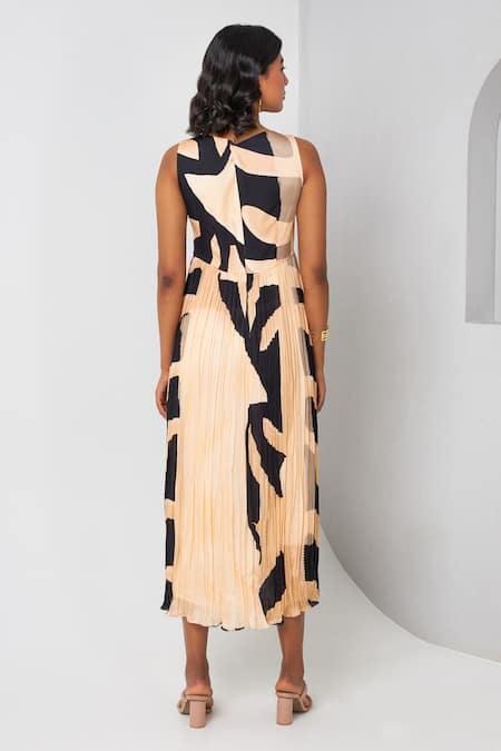 Shop Vedika M Black Viscose, Organza V-neck Abstract Print Pleated Dress at Aza Fashions Shop_Vedika M_Black Viscose, Organza V-neck Abstract Print Pleated Dress _at_Aza_Fashions