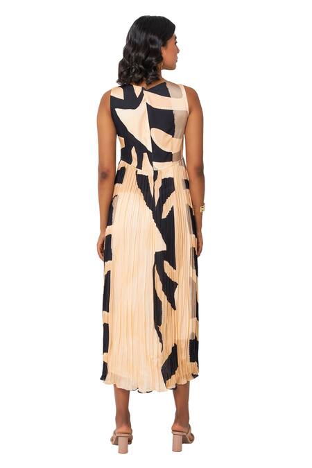 Vedika M Black Viscose, Organza V-neck Abstract Print Pleated Dress Online at Aza Fashions Vedika M_Black Viscose, Organza V-neck Abstract Print Pleated Dress _Online_at_Aza_Fashions