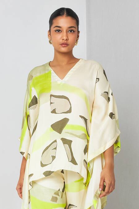 Shop_Vedika M_Green V-neck Abstract Print Kaftan With Pant _Online_at_Aza_Fashions