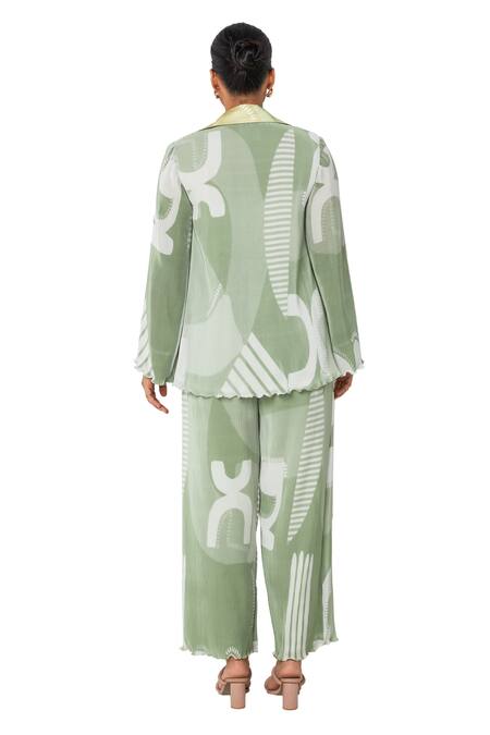 Vedika M Green Satin, Chiffon Collared Abstract Pattern Blazer Pant Set Online at Aza Fashions Vedika M_Green Satin, Chiffon Collared Abstract Pattern Blazer Pant Set_Online_at_Aza_Fashions