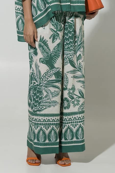 SOBARIKO Green Linen Printed Floral Collar Cordelia Shirt And Pant Co-ord Set Online at Aza Fashions SOBARIKO_Green Linen Printed Floral Collar Cordelia Shirt And Pant Co-ord Set _Online_at_Aza_Fashions