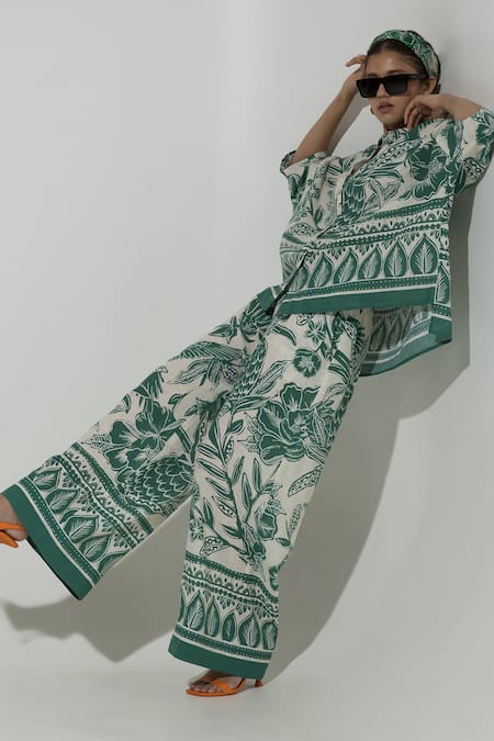 SOBARIKO Green Linen Printed Floral Collar Cordelia Shirt And Pant Co-ord Set at Aza Fashions SOBARIKO_Green Linen Printed Floral Collar Cordelia Shirt And Pant Co-ord Set _at_Aza_Fashions