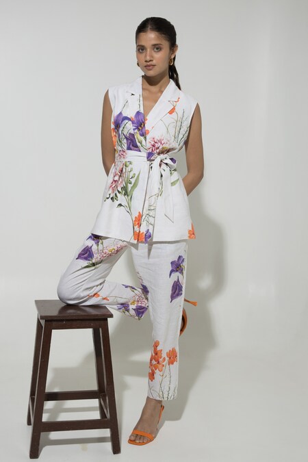 Sobariko White Linen Printed Floral Lapel Iris Pattern Jacket And Pant Set 