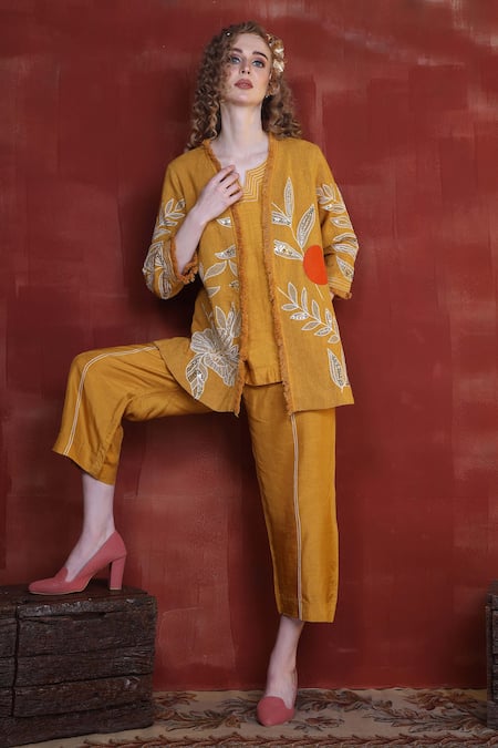 Sunita Nagi Yellow Silk Applique, Sequins, Mirrors, Embroidery V-neck Kurta Set Online at Aza Fashions Sunita Nagi_Yellow Silk Applique, Sequins, Mirrors, Embroidery V-neck Kurta Set _Online_at_Aza_Fashions