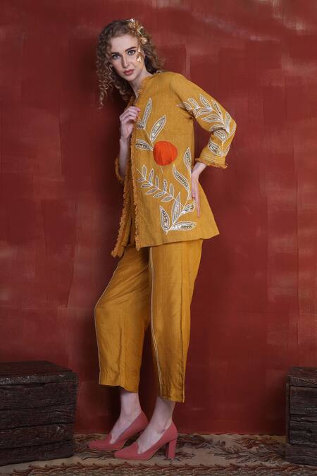 Sunita Nagi Yellow Silk Applique, Sequins, Mirrors, Embroidery V-neck Kurta Set at Aza Fashions Sunita Nagi_Yellow Silk Applique, Sequins, Mirrors, Embroidery V-neck Kurta Set _at_Aza_Fashions