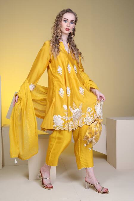 Buy_Sunita Nagi_Yellow Chanderi, Silk Embroidery Split V-neck Floral Applique Anarkali Pant Set 