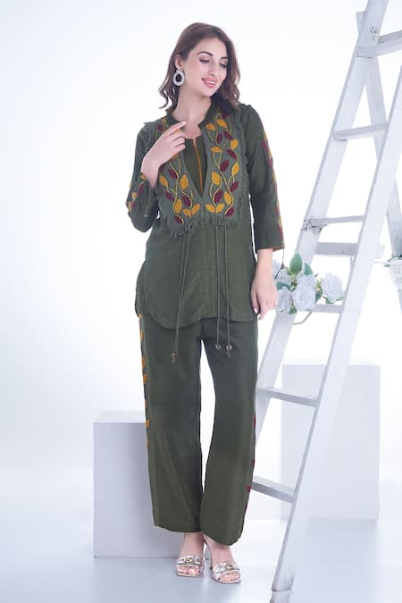 Sunita Nagi_Green Maheshwari, Denim Tassels, Embroidery Mandarin Collar Leaf Kurti Pant Set _Online_at_Aza_Fashions