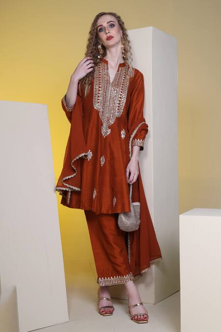 Buy_Sunita Nagi_Maroon Silk, Georgette Embroidery Mandarin Collar Aari Bloom Anarkali Set _Online_at_Aza_Fashions