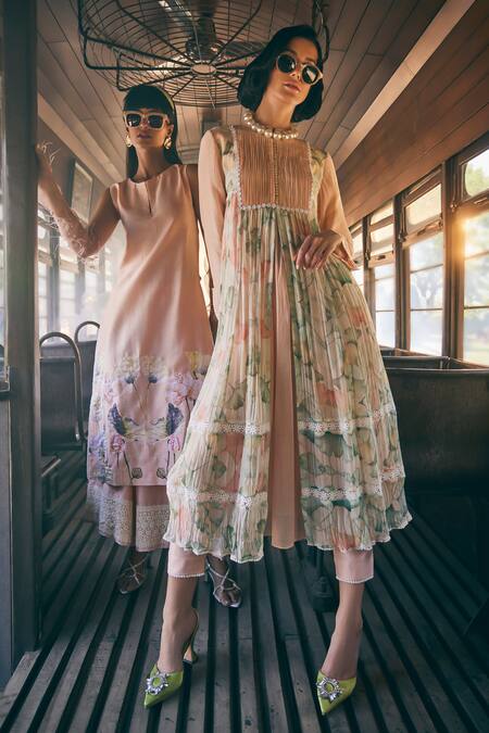 Buy_Tabeer India_Peach Chanderi, Cotton Lace Split V-neck Lotus Print Tunic With Flared Pant 