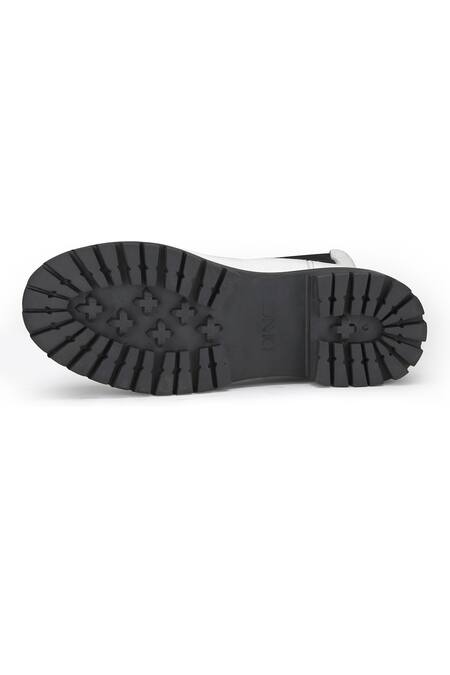 Buy_Dang Shoes_White Stitchline Thread Alexis Chelsea Boots_Online_at_Aza_Fashions