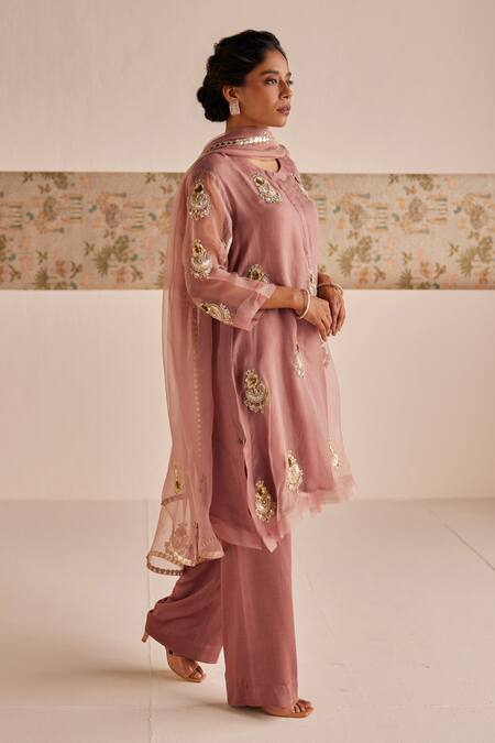 Esha Arora_Pink Organza, Silk Embroidery Round Neck Zardozi Kurta Pant Set _at_Aza_Fashions