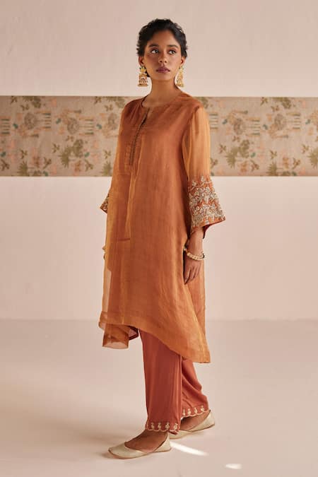 Esha Arora Orange Organza, Cotton Satin, Linen Embroidery Zardozi Sleeves Kurta Pant Set at Aza Fashions Esha Arora_Orange Organza, Cotton Satin, Linen Embroidery Zardozi Sleeves Kurta Pant Set _at_Aza_Fashions