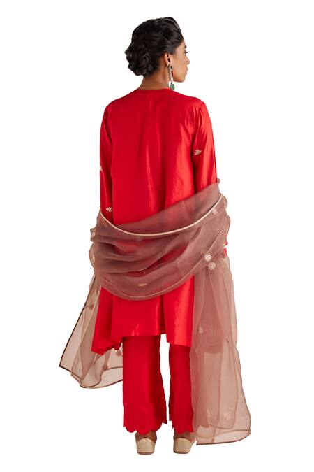 Esha Arora Red Silk, Organza Embroidery Round Neck Floral Zardozi Kurta Pant Set at Aza Fashions Esha Arora_Red Silk, Organza Embroidery Round Neck Floral Zardozi Kurta Pant Set _at_Aza_Fashions