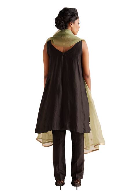 Esha Arora Black Chanderi Silk, Linen, Organza Embroidery Zardozi Floral Kurta Pant Set at Aza Fashions Esha Arora_Black Chanderi Silk, Linen, Organza Embroidery Zardozi Floral Kurta Pant Set _at_Aza_Fashions