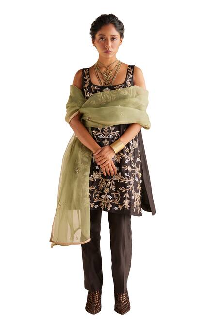 Buy Esha Arora Black Chanderi Silk, Linen, Organza Embroidery Zardozi Floral Kurta Pant Set Buy_Esha Arora_Black Chanderi Silk, Linen, Organza Embroidery Zardozi Floral Kurta Pant Set