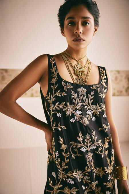 Shop Esha Arora Black Chanderi Silk, Linen, Organza Embroidery Zardozi Floral Kurta Pant Set Shop_Esha Arora_Black Chanderi Silk, Linen, Organza Embroidery Zardozi Floral Kurta Pant Set