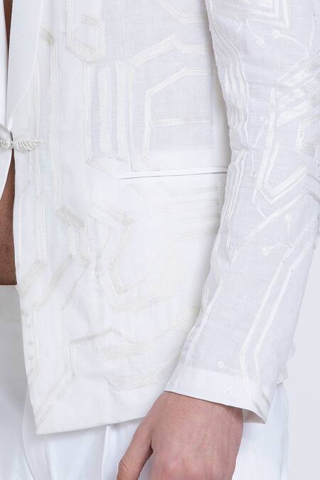 Buy Arun Verma White Linen Embroidery Aari Jacket Buy_Arun Verma_White Linen Embroidery Aari Jacket