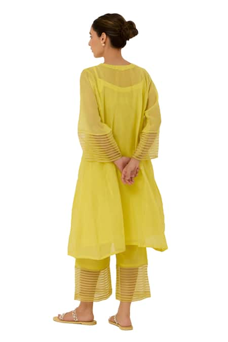 Shop Label Mansi Nagdev Yellow Chanderi Pearls, Embroidery Round Neck Stripe Textured Kurta Set Shop_Label Mansi Nagdev_Yellow Chanderi Pearls, Embroidery Round Neck Stripe Textured Kurta Set