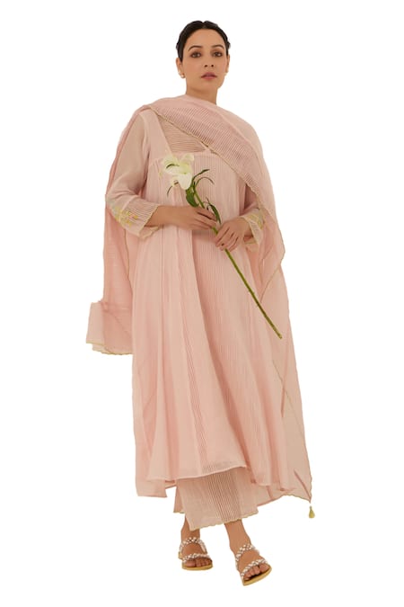 Buy_Label Mansi Nagdev_Pink Chanderi, Cotton Embroidery V-neck Lilybeth Textured Kurta Set 