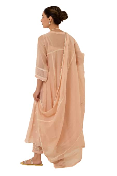 Buy Label Mansi Nagdev Peach Chanderi, Cotton Embroidery, Lace Round Neck Rosemary Floral Kurta Set Buy_Label Mansi Nagdev_Peach Chanderi, Cotton Embroidery, Lace Round Neck Rosemary Floral Kurta Set