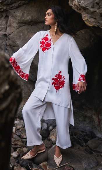 Buy_Dash And Dot_White Viscose Embroidery V-neck Kurta And Pant Set _Online_at_Aza_Fashions