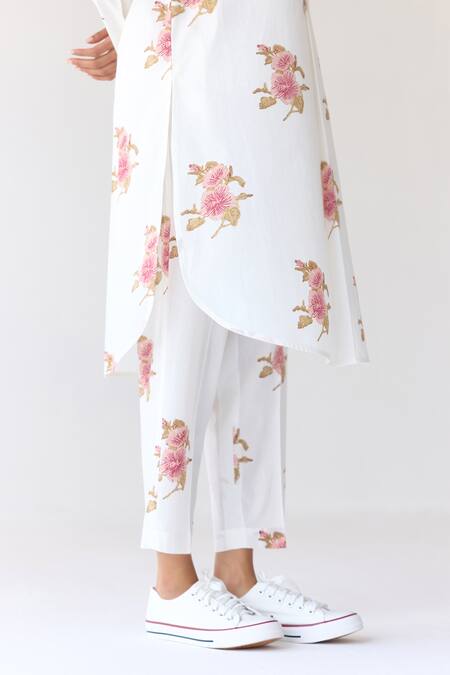 Buy_Cotton And Clay_White Cotton Embroidery V-neck Floral Hand Block Print Kurta And Trouser Set _Online_at_Aza_Fashions