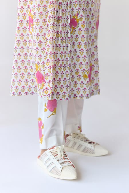 Shop_Cotton And Clay_White Cotton Tassels, Embroidery Round Floral Print Pleated Kurta Trouser Set 