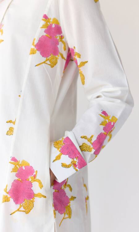 Buy_Cotton And Clay_White Cotton Tassels Round Neck Floral Hand Block Print A-line Kurta Set 