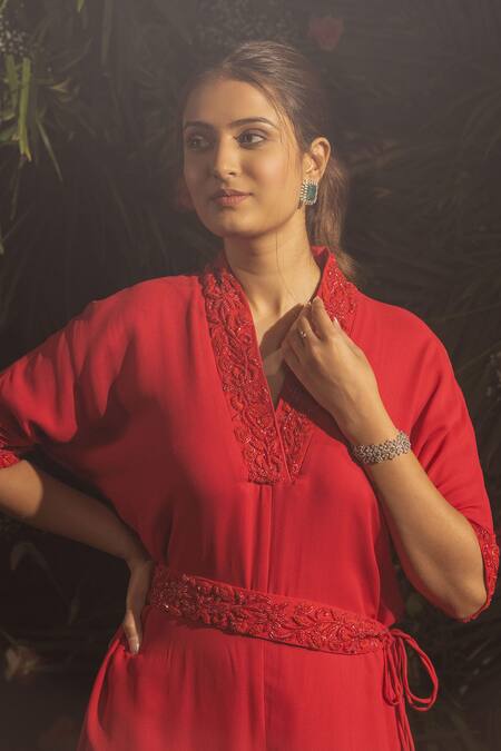 Shop Samatvam By Anjali Bhaskar Red Georgette Embroidery, Beads V-neck Ayeza Neckline Jumpsuit With Belt Shop_Samatvam By Anjali Bhaskar_Red Georgette Embroidery, Beads V-neck Ayeza Neckline Jumpsuit With Belt