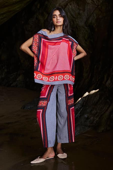 Shop Dash And Dot Multi Color Round Neck Geometric Print Top And Pant Set at Aza Fashions Shop_Dash And Dot_Multi Color Round Neck Geometric Print Top And Pant Set _at_Aza_Fashions