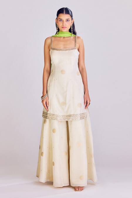 Basanti - Kapde Aur Koffee_Ivory Chanderi, Net Embroidery Square Neck Floral Butti Work Kurta Sharara Set_Online_at_Aza_Fashions