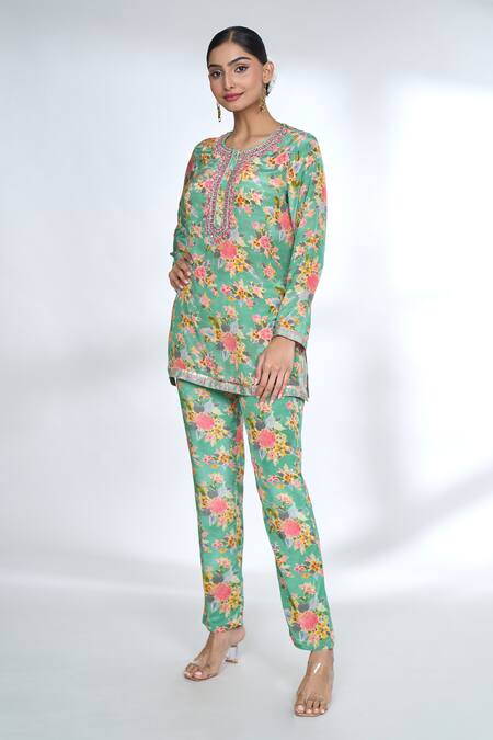 Shop_Gopi Vaid_Green Cotton, Silk Embroidery Round Neck Flower Print Top And Pant Co-ord Set
