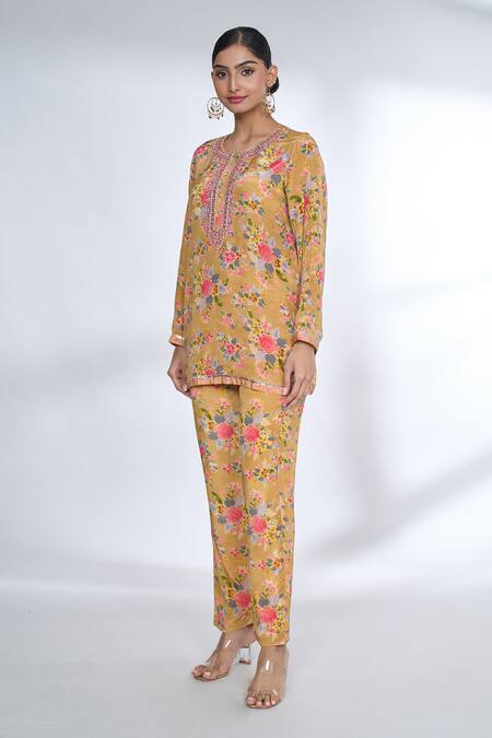 Gopi Vaid_Orange Cotton, Silk Embroidery Round Neck Floral Pattern Pant Co-ord Set_Online_at_Aza_Fashions
