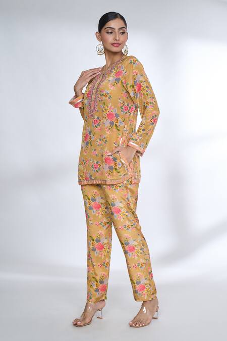 Gopi Vaid_Orange Cotton, Silk Embroidery Round Neck Floral Pattern Pant Co-ord Set_at_Aza_Fashions