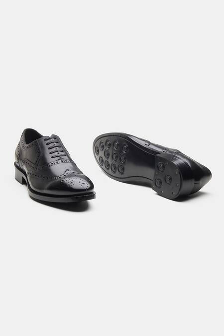 Shop Kozasko Black Classic Wingtip Oxford Shoes Online at Aza Fashions Shop_Kozasko_Black Classic Wingtip Oxford Shoes _Online_at_Aza_Fashions