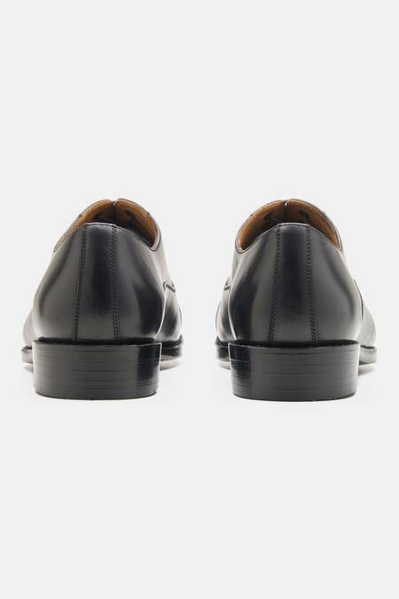 Shop Kozasko Black Goodyear Welted Captoe Oxford Shoes Online at Aza Fashions Shop_Kozasko_Black Goodyear Welted Captoe Oxford Shoes _Online_at_Aza_Fashions