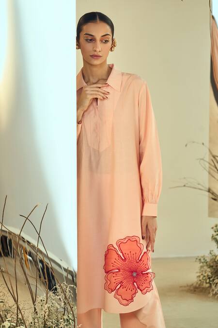 Buy Origani Peach Cotton, Silk Embroidery Collared Floral Applique Kurta With Pant Online at Aza Fashions Buy_Origani_Peach Cotton, Silk Embroidery Collared Floral Applique Kurta With Pant _Online_at_Aza_Fashions
