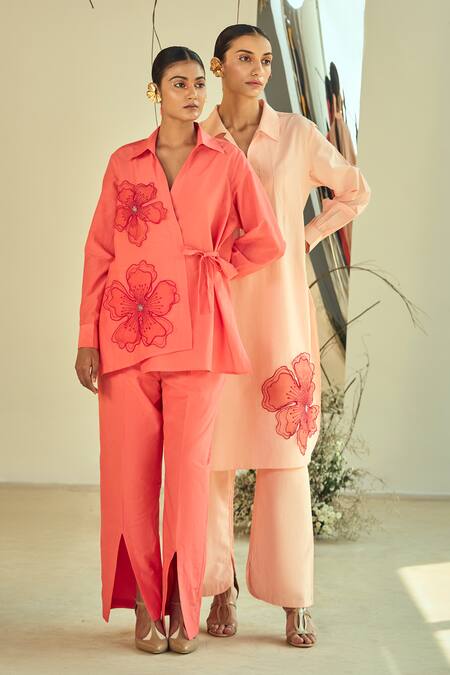 Buy Origani Peach Cotton, Silk Embroidery Collared Floral Applique Kurta With Pant Buy_Origani_Peach Cotton, Silk Embroidery Collared Floral Applique Kurta With Pant