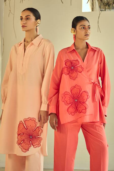 Shop Origani Peach Cotton, Silk Embroidery Collared Floral Applique Kurta With Pant Shop_Origani_Peach Cotton, Silk Embroidery Collared Floral Applique Kurta With Pant
