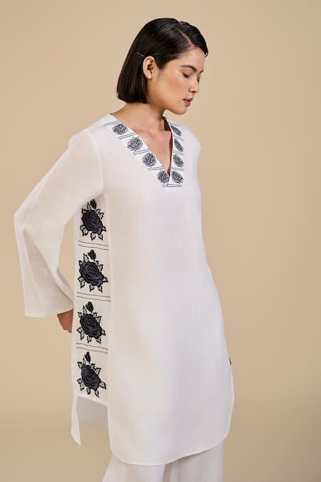 Origani White Linen Embroidery V-neck Primrose Tunic With Pant Online at Aza Fashions Origani_White Linen Embroidery V-neck Primrose Tunic With Pant _Online_at_Aza_Fashions