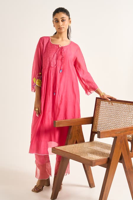 Himani Punatar Pink Kurta Chanderi Embroidery Gardenia Round Neck Bloom Patchwork Set 