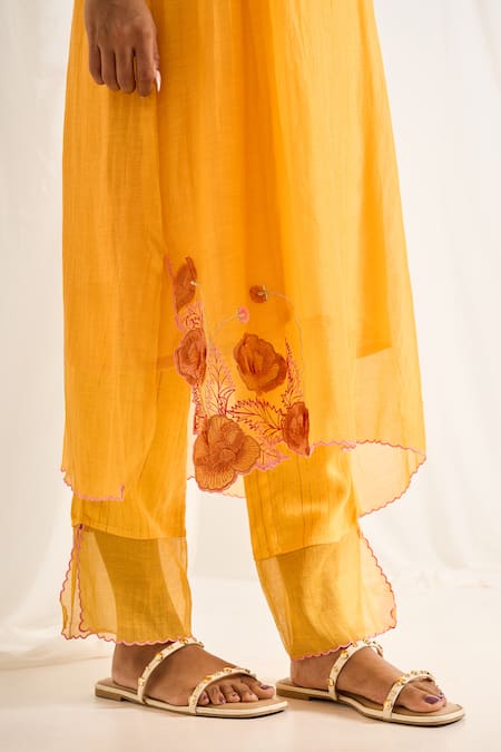 Buy Himani Punatar Yellow Chanderi, Cotton Embroidery Round Gardenia Blossom Patchwork Kurta Set Online at Aza Fashions Buy_Himani Punatar_Yellow Chanderi, Cotton Embroidery Round Gardenia Blossom Patchwork Kurta Set_Online_at_Aza_Fashions