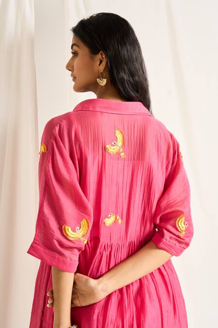 Shop Himani Punatar Pink Chanderi, Cotton Embroidery Collared Popat Udd Bird Tunic With Pant at Aza Fashions Shop_Himani Punatar_Pink Chanderi, Cotton Embroidery Collared Popat Udd Bird Tunic With Pant_at_Aza_Fashions