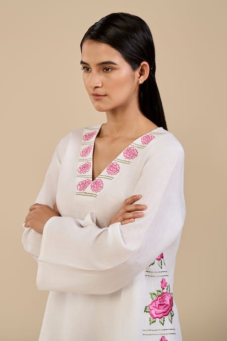 Origani White Linen Embroidery V-neck Primrose Tunic And Pant Set Online at Aza Fashions Origani_White Linen Embroidery V-neck Primrose Tunic And Pant Set _Online_at_Aza_Fashions