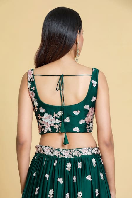 Samyukta Singhania Green Polyester, Organza Embroidery, Sequins V-neck Thread Pleated Lehenga Set Online at Aza Fashions Samyukta Singhania_Green Polyester, Organza Embroidery, Sequins V-neck Thread Pleated Lehenga Set _Online_at_Aza_Fashions